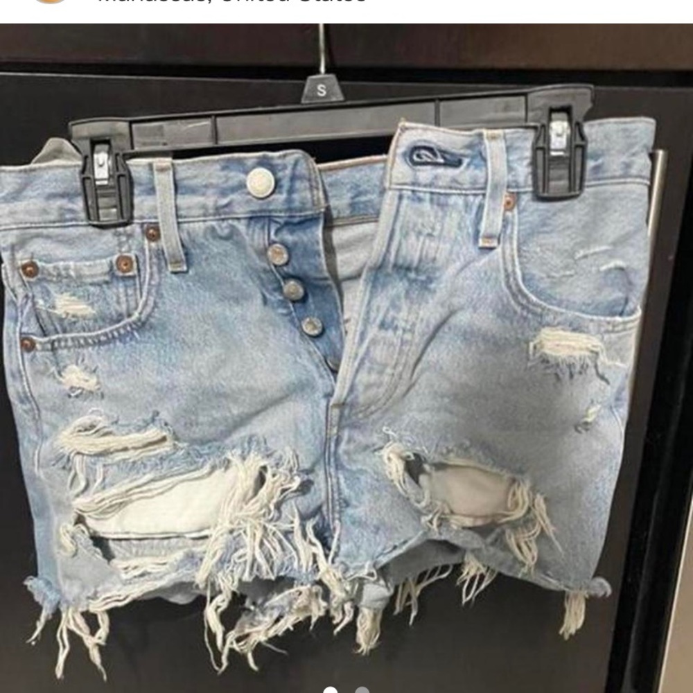 Levi’s Cut out shorts